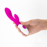 Dettaglio del Vibratore Rabbit Cherie di CRUSHIOUS